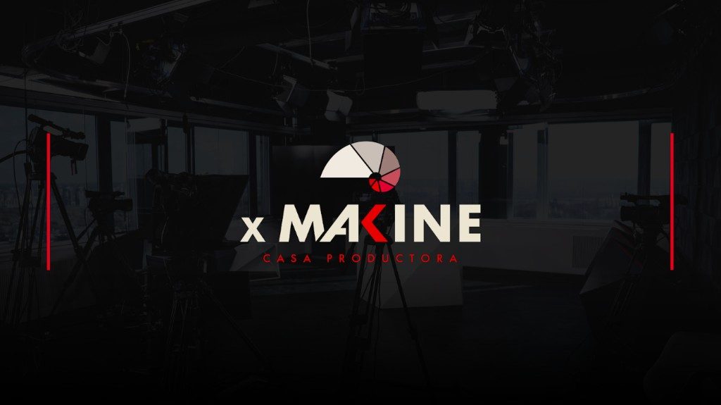 Estudio de grabación de X Makine con cámaras y equipo de iluminación montado